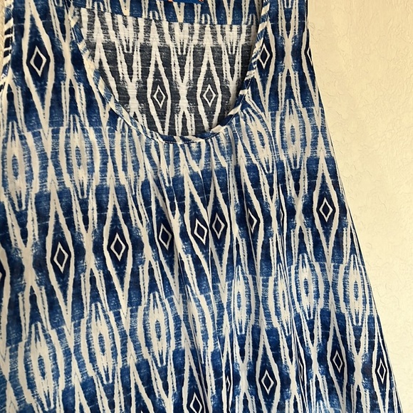 Anthropologie meadow rue sleeveless top with flowy overlay blue/white size M EUC - Picture 3 of 7
